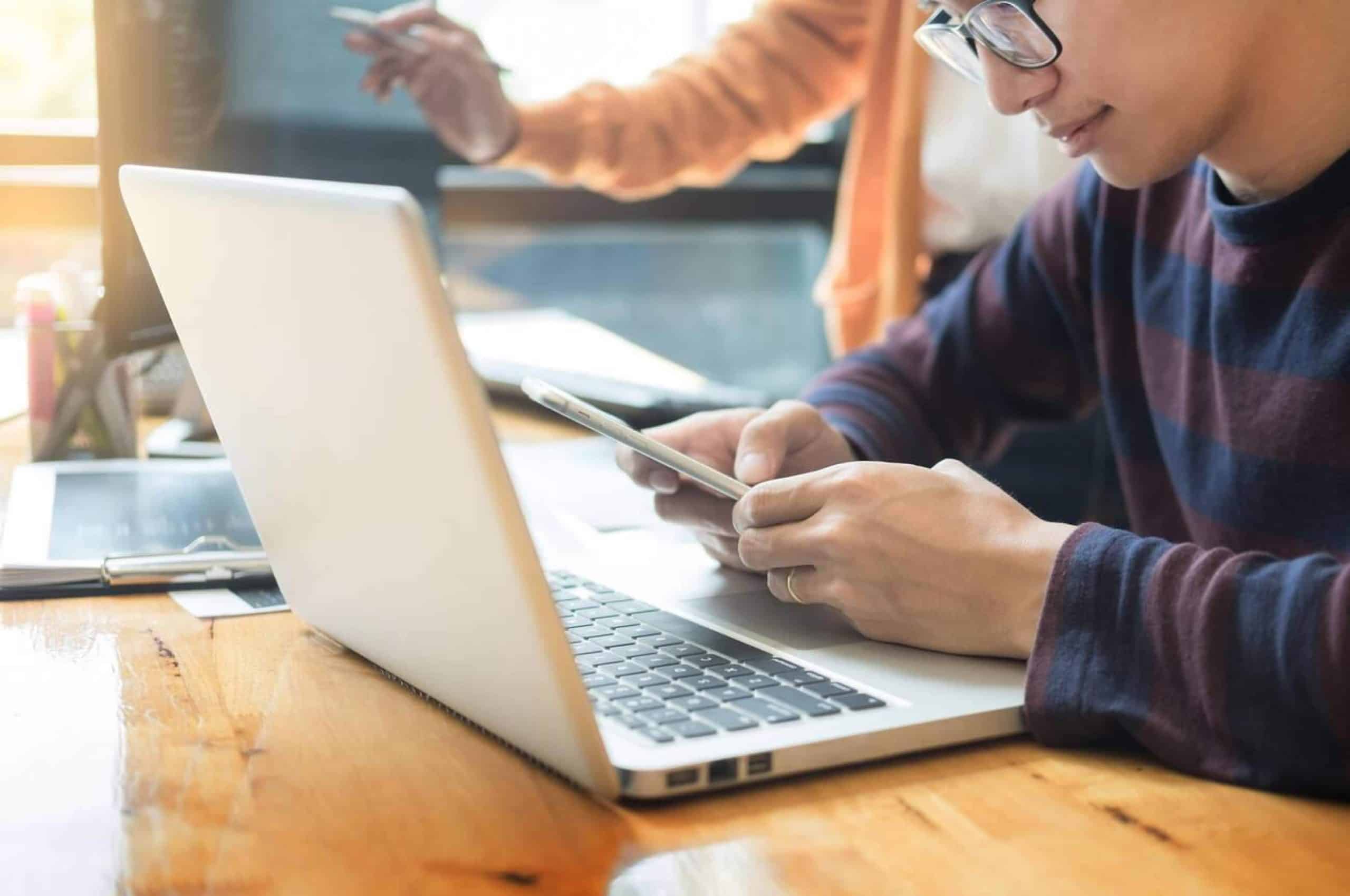 Os bastidores da Criosites: como a experiência e inovação transformam a criação de sites