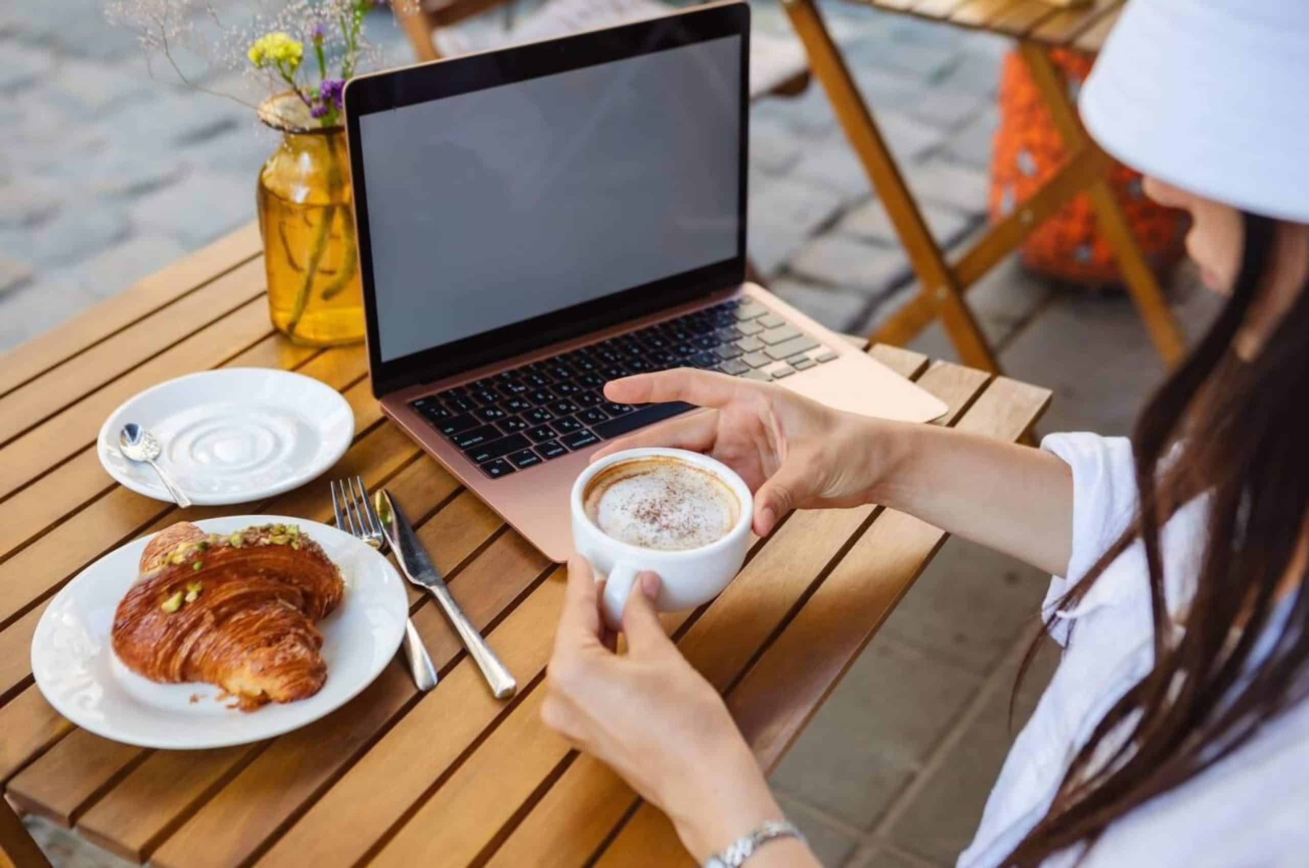 Alcance o sucesso na web em 2024 com sites profissionais e blogs que conquistam a audiência!